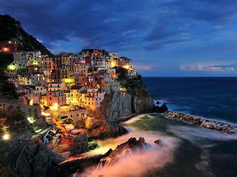 Beautiful Scenery Manarola Italy | Suraflin Blog