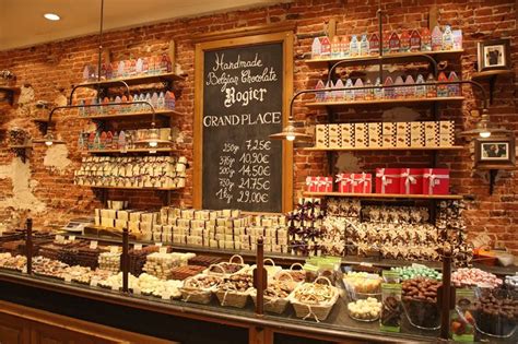 Chocolate stores, Chocolatier shop, Chocolate shop