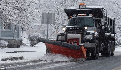 South wakes up to snow, ice and frigid temperatures | Daily Mail Online