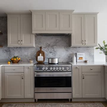 Quartzite Backsplash - Photos & Ideas | Houzz