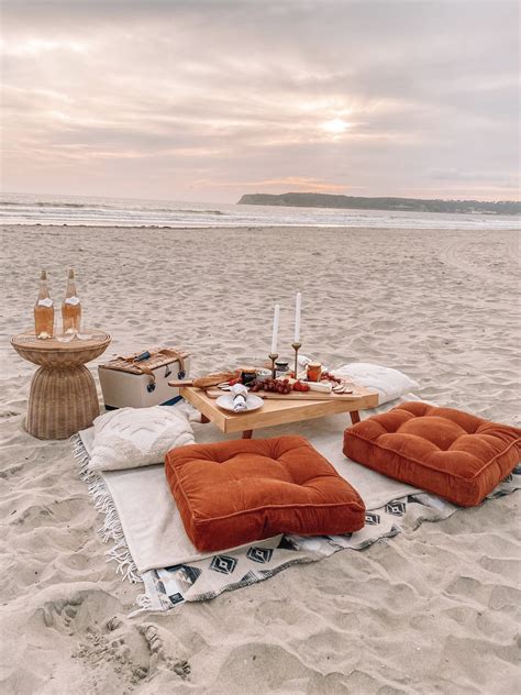 How To Create A Luxury Beach Picnic (+Packing List) – Lovery