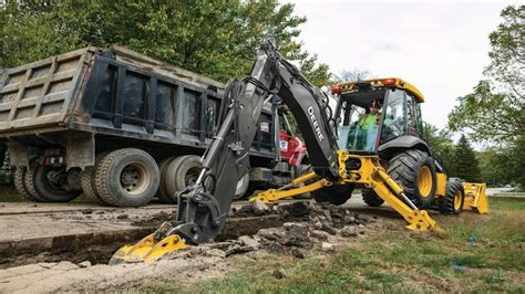 John Deere expands self repair service options | Equipment World