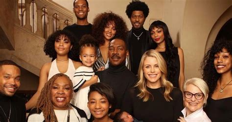 Eddie Murphy Poses for Rare Christmas Photo with All 10 of His Kids