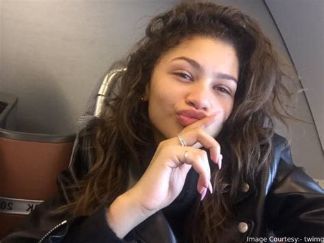 Zendaya “No Makeup” Makeup Look Perfects Her In All Natural Way