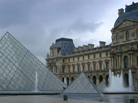 Free Stock photo of Courtyard of the Louvre in Paris | Photoeverywhere