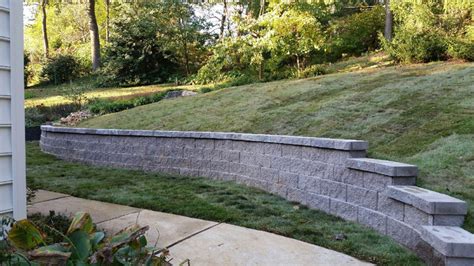 How To Build A Retaining Wall On Sloped Driveway - Wall Design Ideas