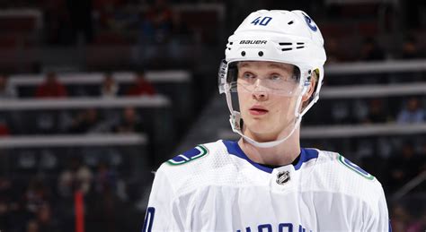 Canucks lose Elias Pettersson to injury against Canadiens