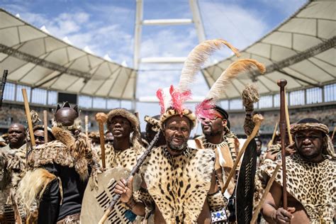 South Africa throws mega party as new Zulu king crowned | Daily Sabah