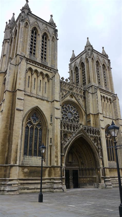 Bristol Cathedral - Britain All Over Travel Guide