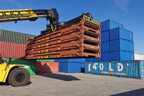 Shipping Containers Get Foldable Design as Logjam Cure - Bloomberg