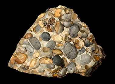 Puddingstone: a conglomerate with pebbles of contrasting color