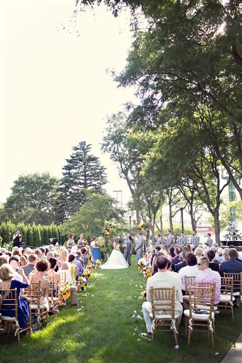 A Vibrant Farmers' Market Wedding at the Royal Oak Farmers Market in ...