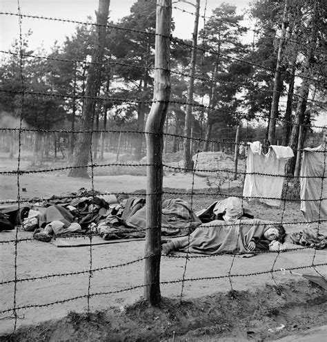 Bergen-Belsen: Photos From the Liberation of the Notorious Camp, 1945 ...