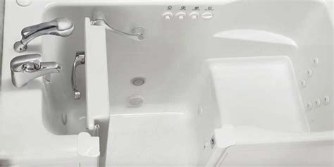 Jacuzzi Walk-in Tub Reviews (with Costs) | Retirement Living