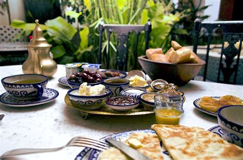 7 Traditional Moroccan Breakfast Foods (With Easy Recipes!)