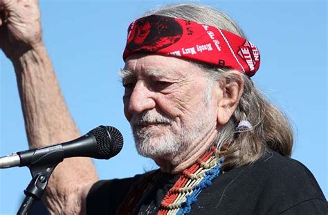 Willie Nelson Avoids Jail Time for Marijuana Arrest