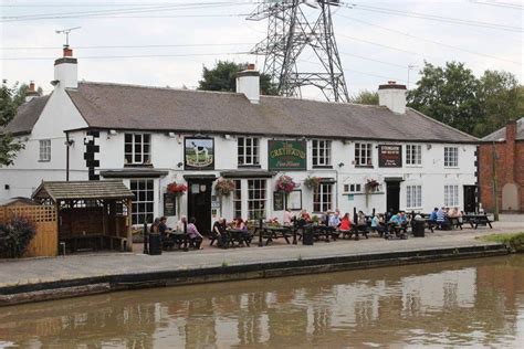 √ Bradford On Avon Canal Pubs