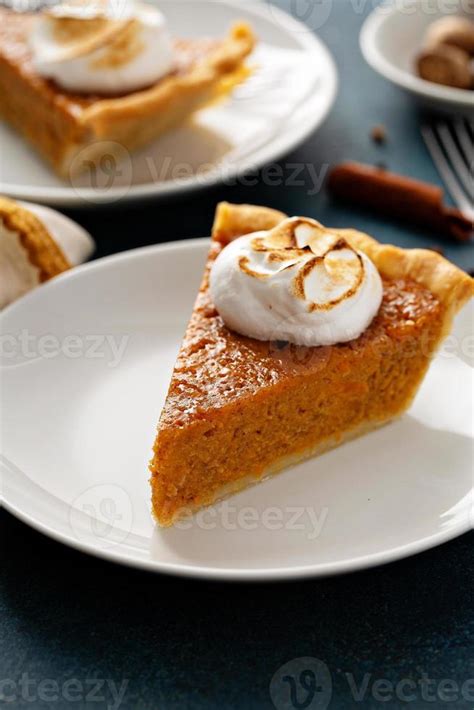 Sweet potato pie with marshmallow topping 16115647 Stock Photo at Vecteezy