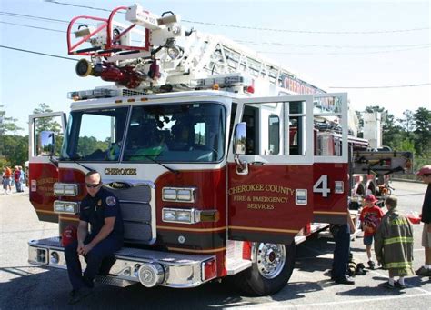 Pierce Firetruck:picture # 2 , reviews, news, specs, buy car