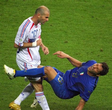 Zinedine Zidane uderzył głową Marco Materazzi • Finał World Cup 2006 • Skandaliczne zachowanie ...