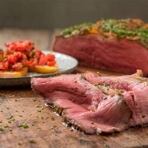 Roastbeef an Tomatencrostini - Rezept | EDEKA