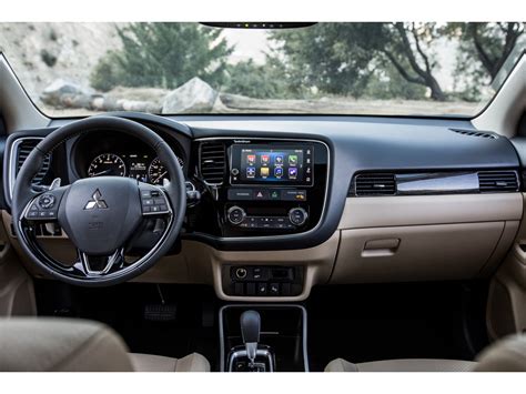 2021 Mitsubishi Outlander: 256 Interior Photos | U.S. News