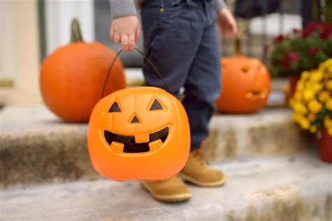 CDC discourages trick-or-treating, costume masks, Halloween parties this year - Indianapolis ...