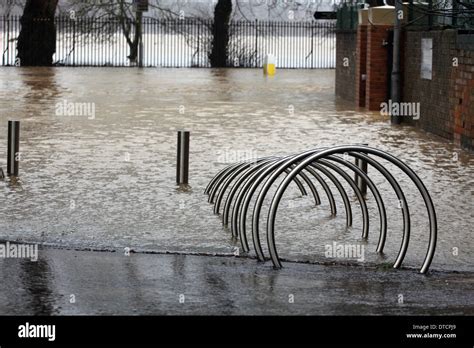 Worcester Flooding 2014 Stock Photo - Alamy