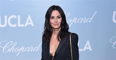 Courteney Cox's Five-Minute Makeup Routine Uses Just 11 Products: Watch