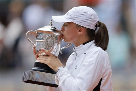 Iga Swiatek wins 2023 French Open final for 3rd trophy, 4th Slam ...