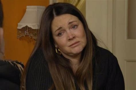 EastEnders fans in tears as Stacey Slater leaves her children behind ...