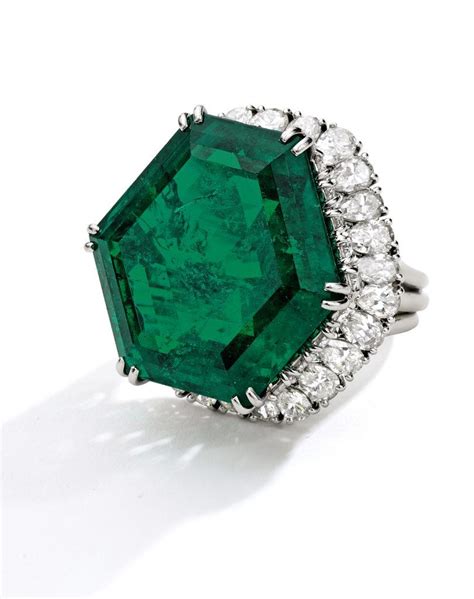 10 of the World’s Most Famous Emerald Jewels - Galerie