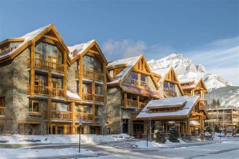 Moose Hotel & Suites, Banff Ski Resort Snowcapped Travel