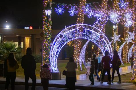 Glendale Glitters 2023 Christmas lights are shining. Here's a look