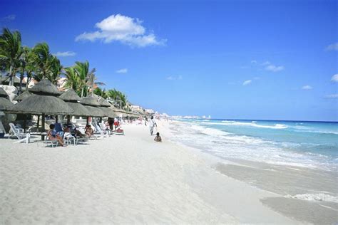 Hyatt privatizes public beach in Cancun - The Yucatan Times