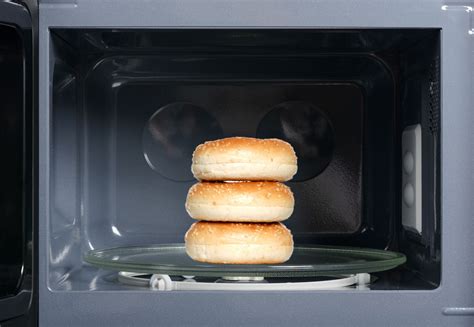 Toasting a Bagel in a Toaster – Exactly How to Do It