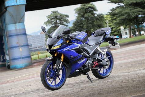 R15V3 Racing Blue Images / Mega Photo Gallery of Yamaha R15 Version 3 - The original supersport ...