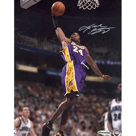 Kobe Bryant Autographed 8x10