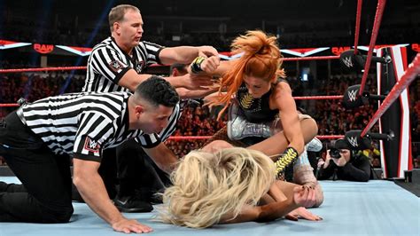 Raw 10/14/19 ~ charlotte Flair vs Becky Lynch - wwe foto (43139223 ...