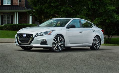 2019 Nissan Altima Boasts Powertrain Upgrades and New Styling