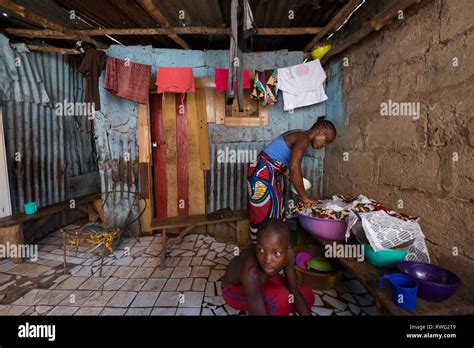 Kroo Bay, one of the worst slums in Freetown, Sierra Leone. Inside a typical house Stock Photo ...