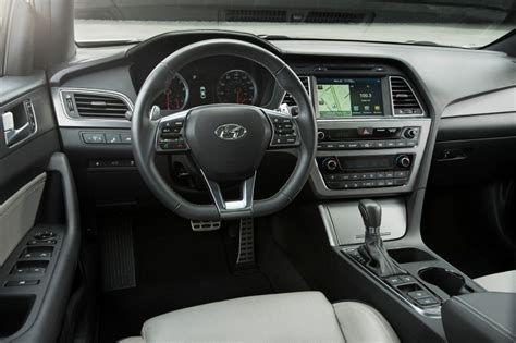 2015 Hyundai Sonata Pictures - 340 Photos | Edmunds