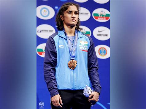 Wrestler Vinesh Phogat questions Padma awards list - Sportz Business