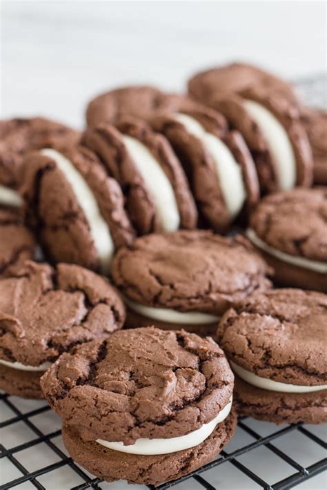 How to make the BEST Homemade Oreos - Devour Dinner