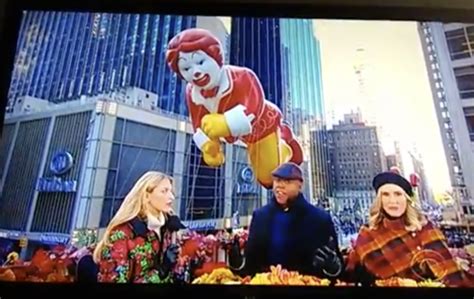 A Look At CBS's Thanksgiving Day Parade Coverage - HaphazardStuff