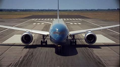 New Boeing 787-9 Dreamliner Makes Dizzying Takeoff in Test Flight - ABC ...