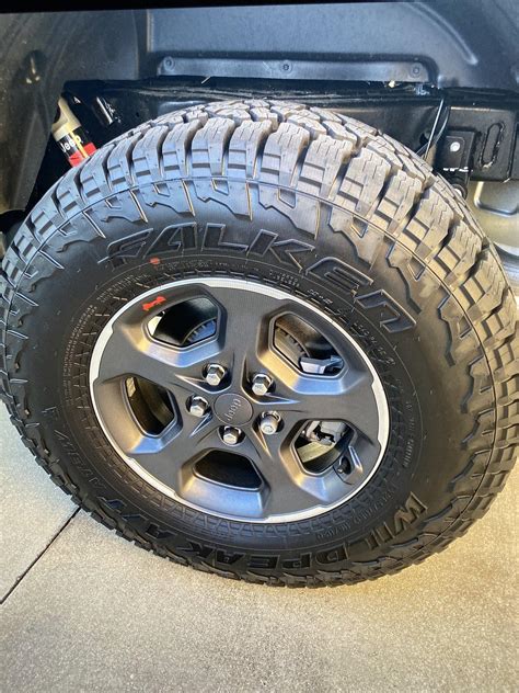 Florida - 2020 Jeep Rubicon Gladiator OEM 17" Wheels and Tire package | Jeep Gladiator Forum ...