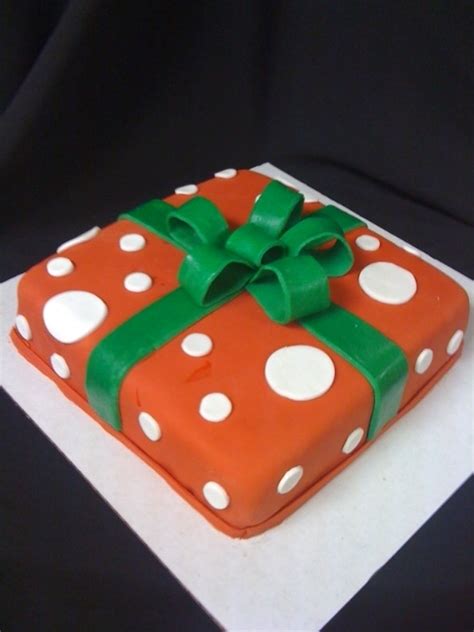 SABtabulous Cakes!!: Christmas Present Cake!