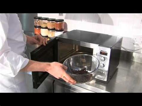 How to melt chocolate in the microwave - YouTube