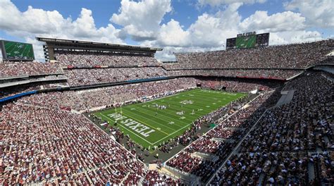 Texas A&M cancels football practice after bomb scare at Kyle Field ...